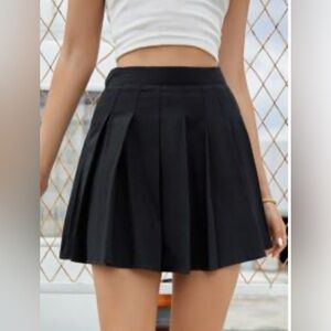 Solid Pleated Hem Skirt